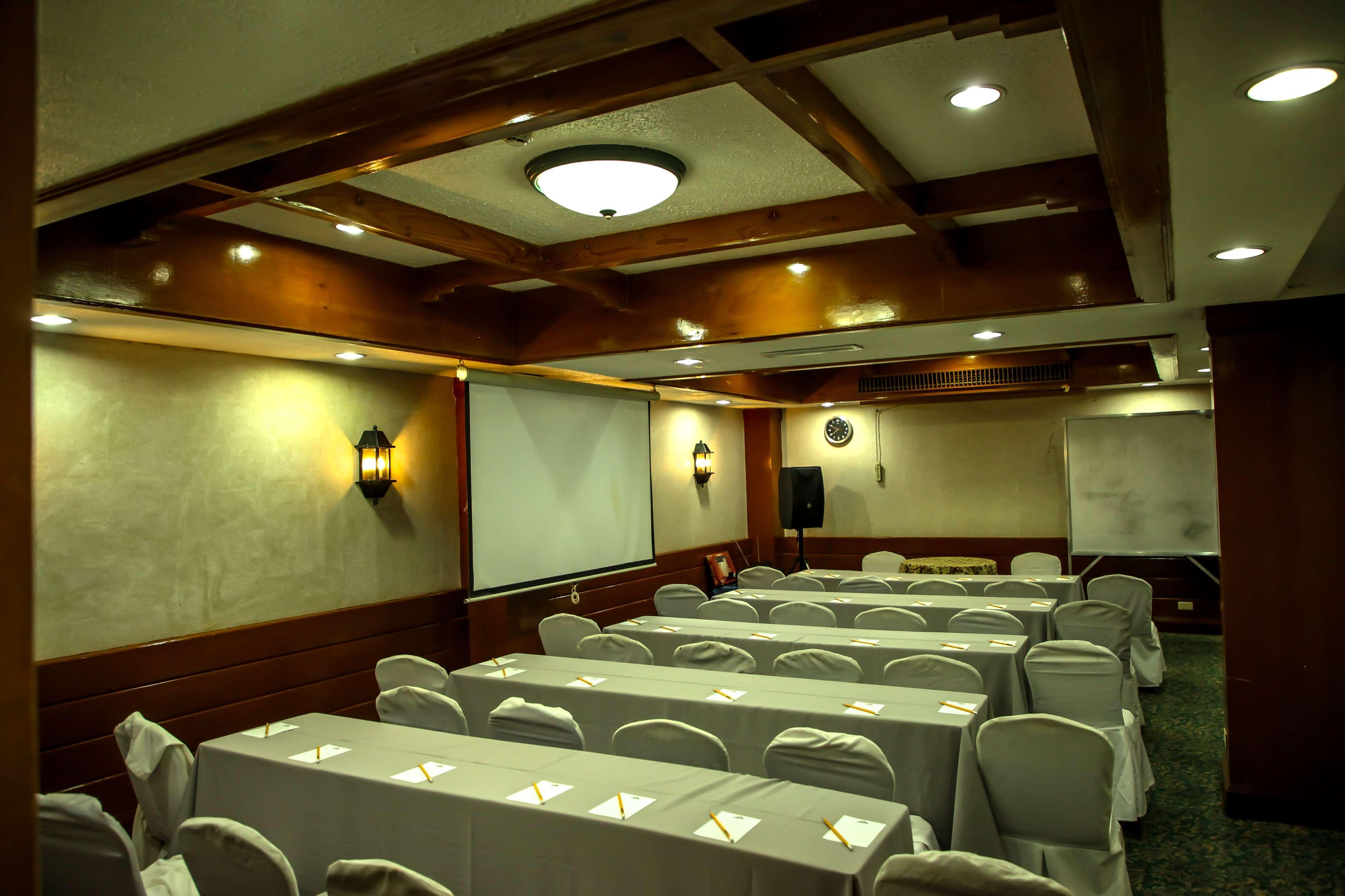 Days Hotel Tagaytay Tagaytay City Екстериор снимка