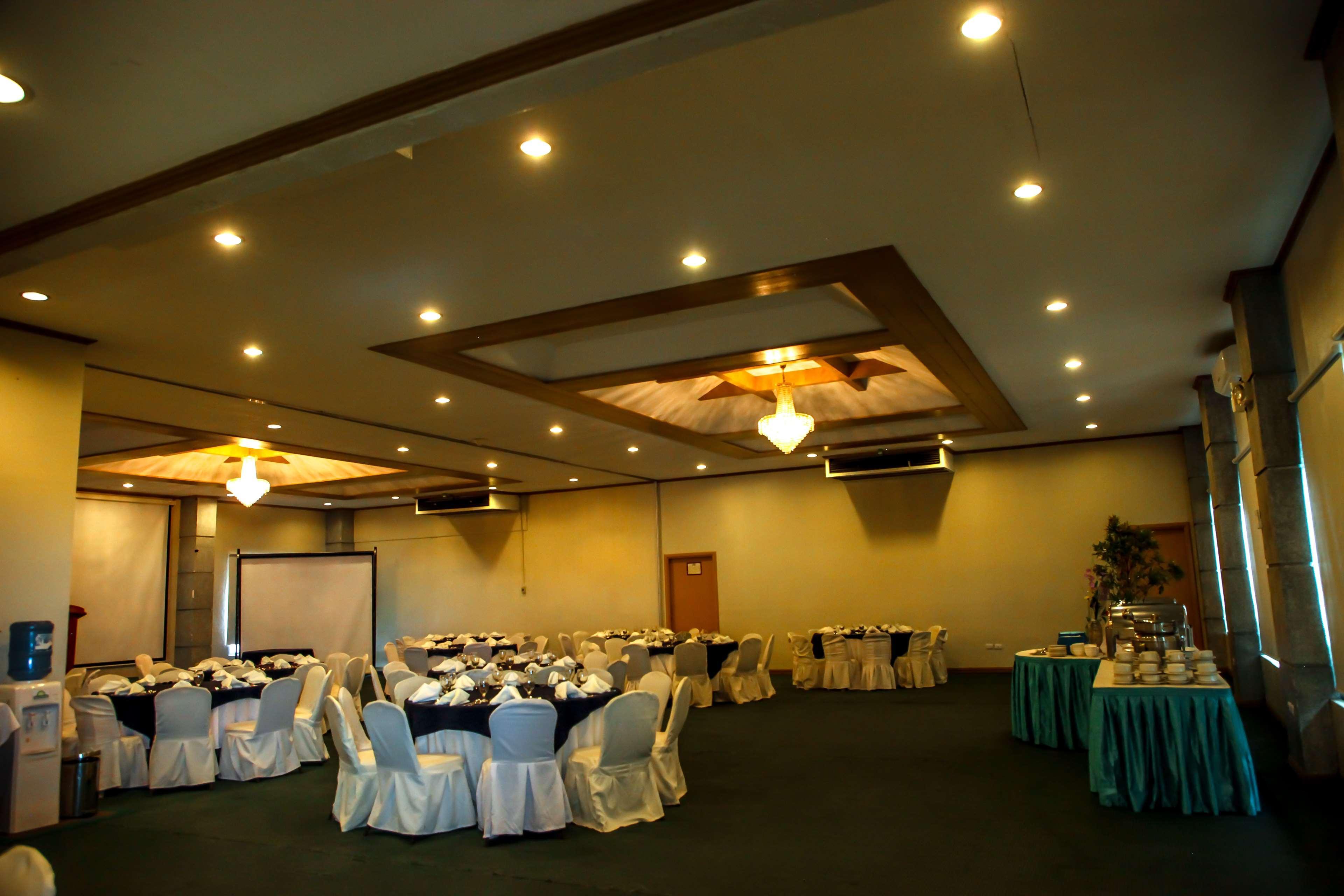 Days Hotel Tagaytay Tagaytay City Екстериор снимка