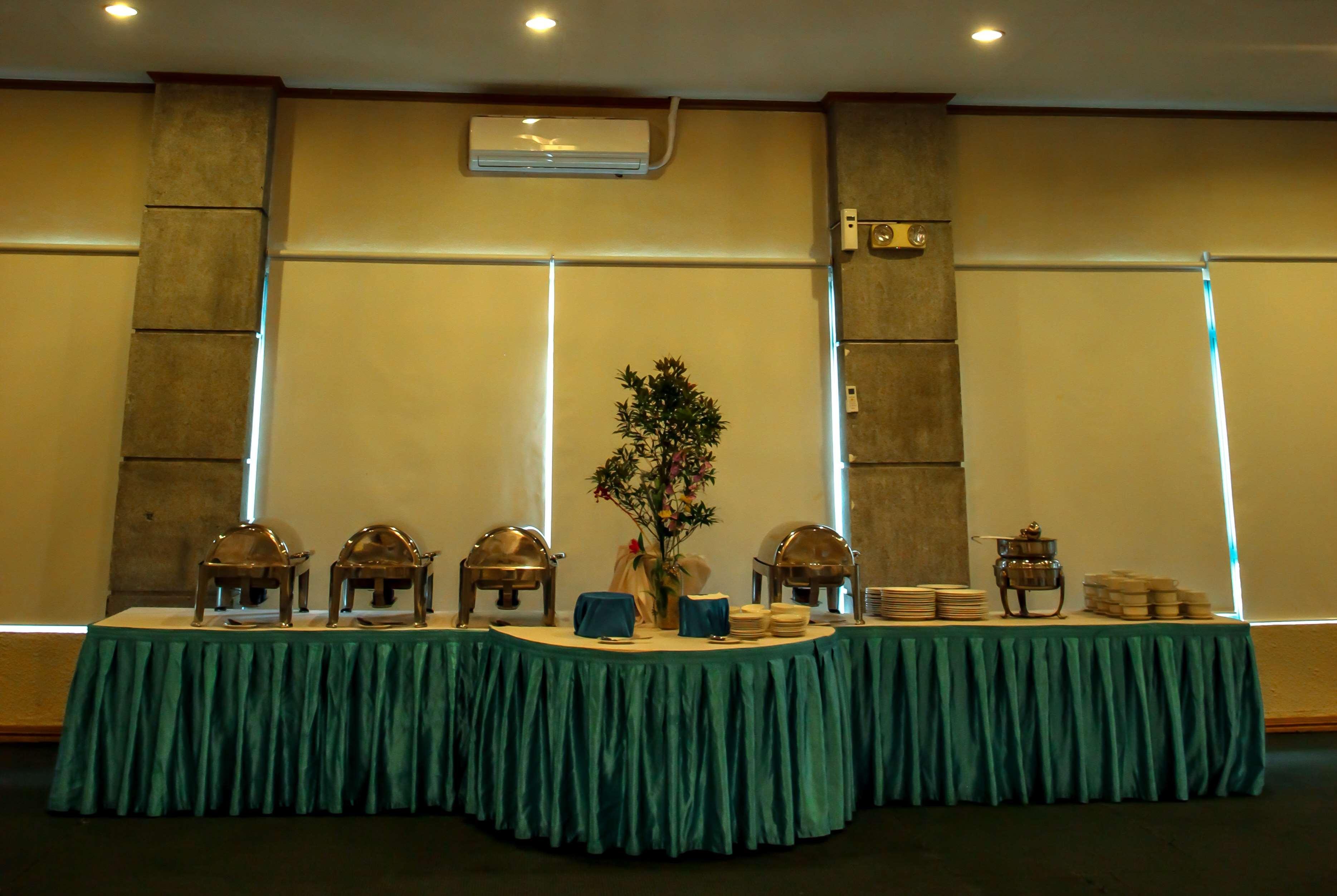 Days Hotel Tagaytay Tagaytay City Екстериор снимка