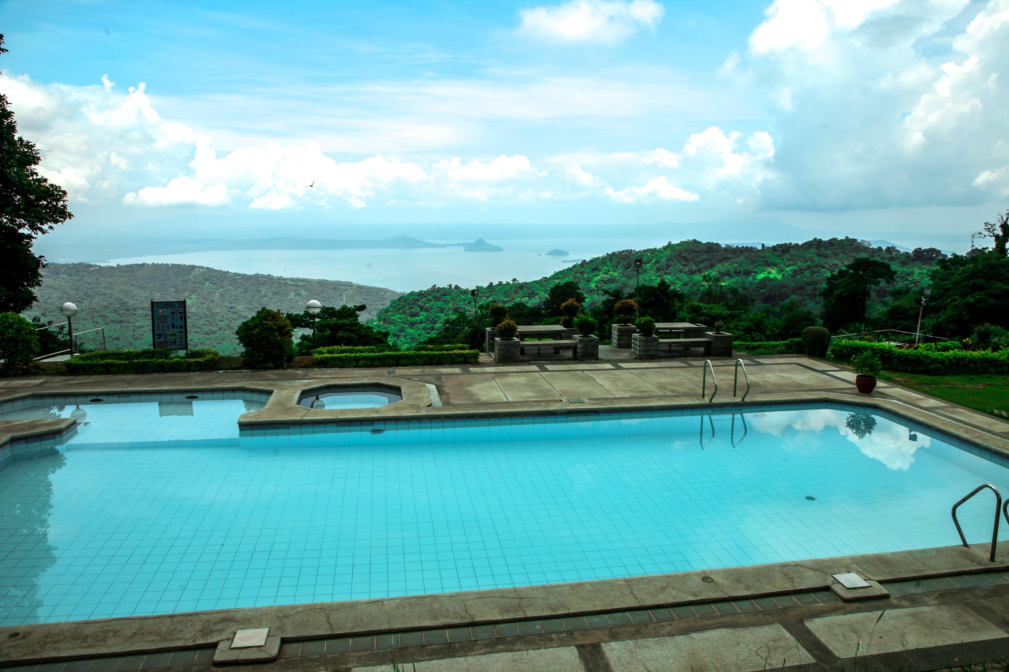 Days Hotel Tagaytay Tagaytay City Екстериор снимка