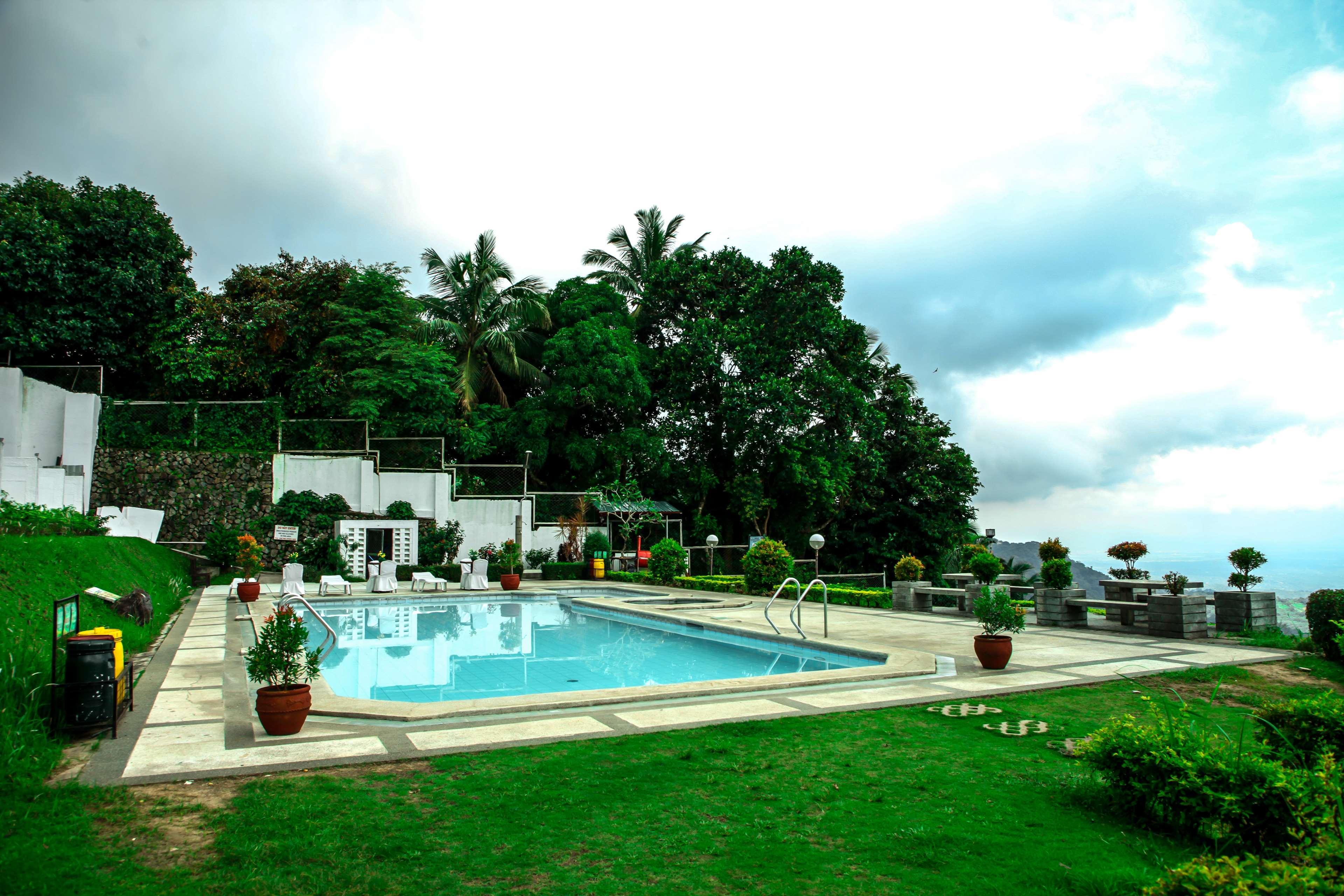 Days Hotel Tagaytay Tagaytay City Екстериор снимка