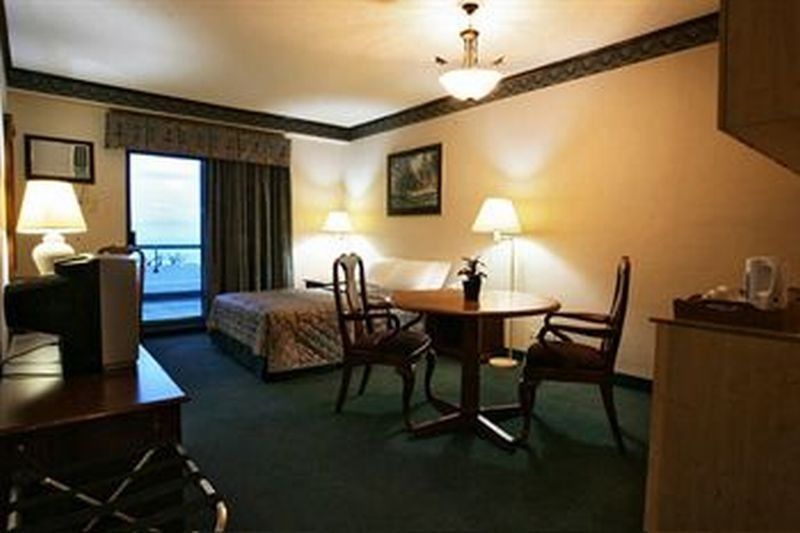 Days Hotel Tagaytay Tagaytay City Екстериор снимка