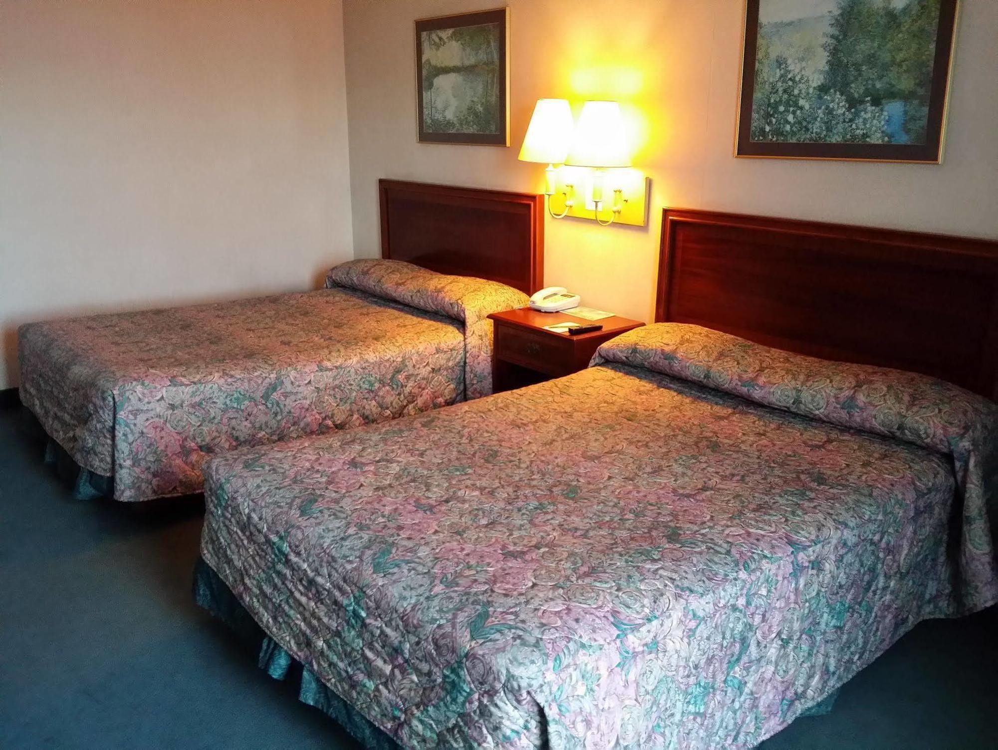 Days Hotel Tagaytay Tagaytay City Екстериор снимка
